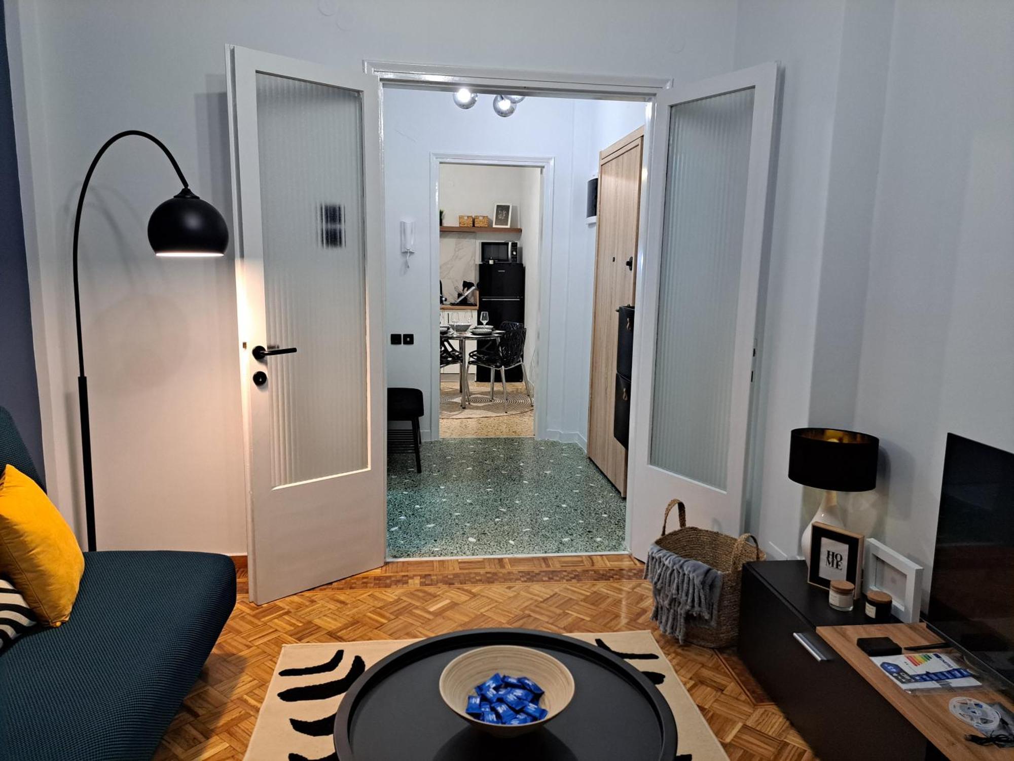 Stylish City Center Apartment Серес Екстериор снимка