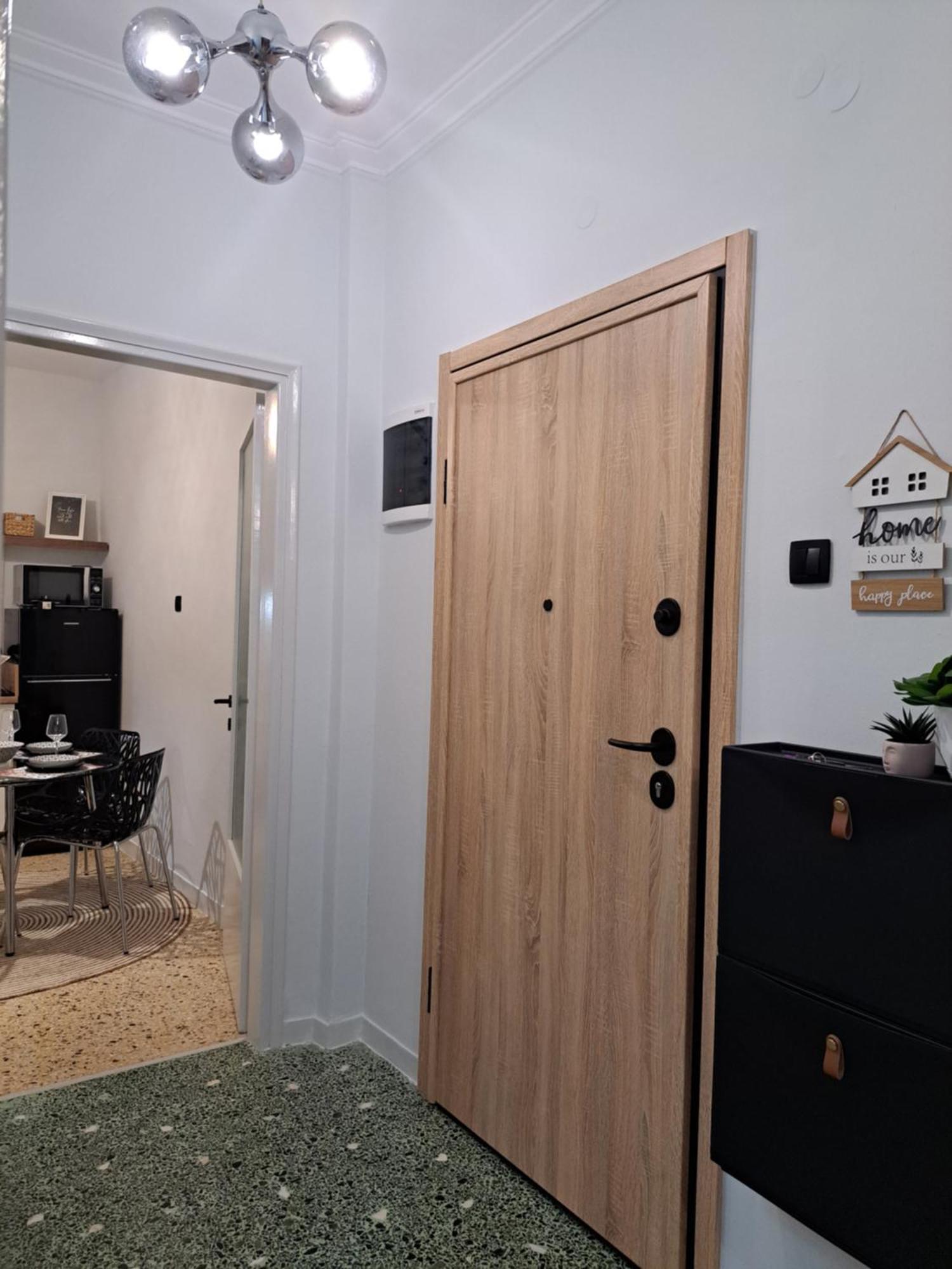 Stylish City Center Apartment Серес Екстериор снимка