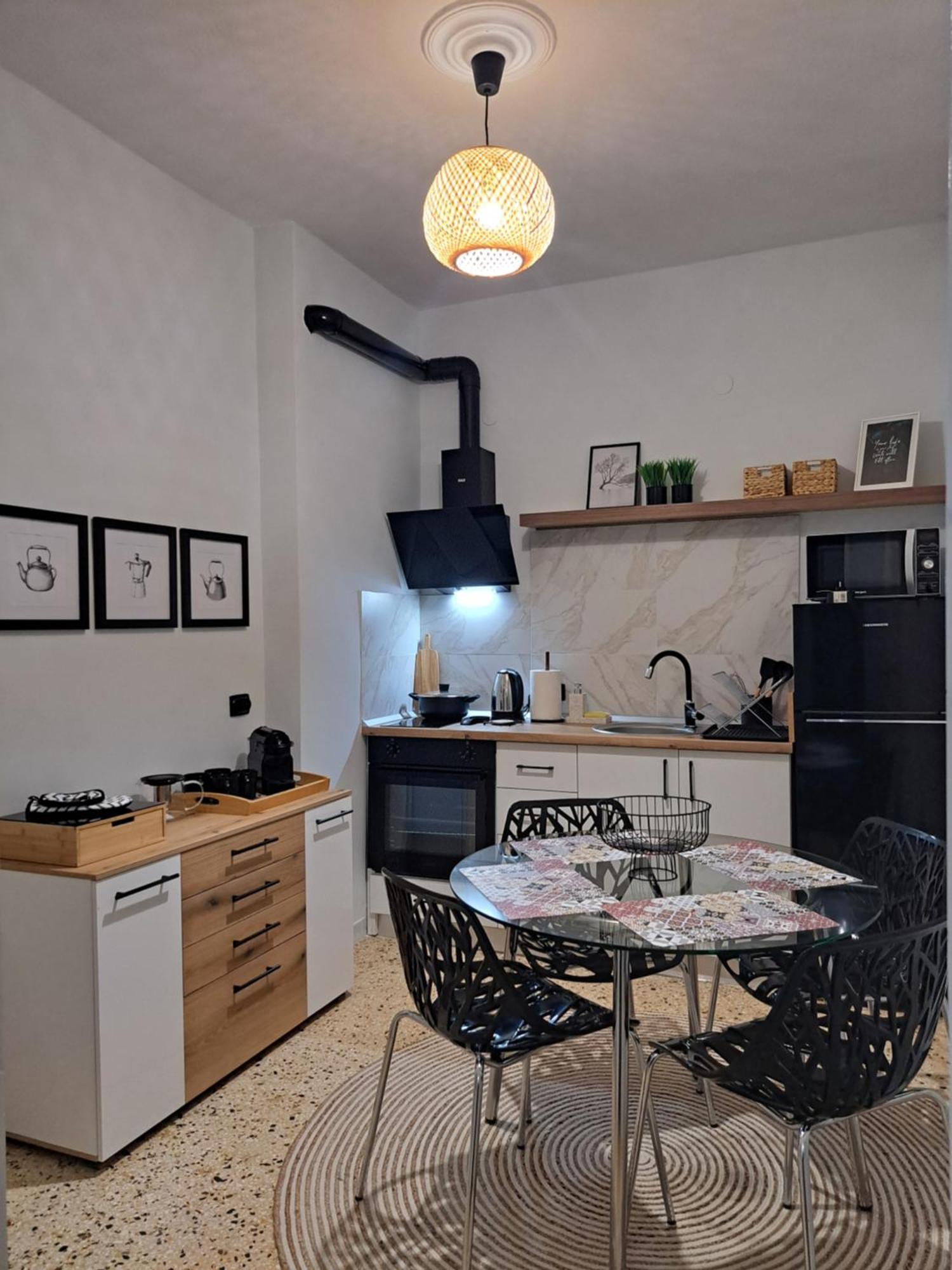 Stylish City Center Apartment Серес Екстериор снимка
