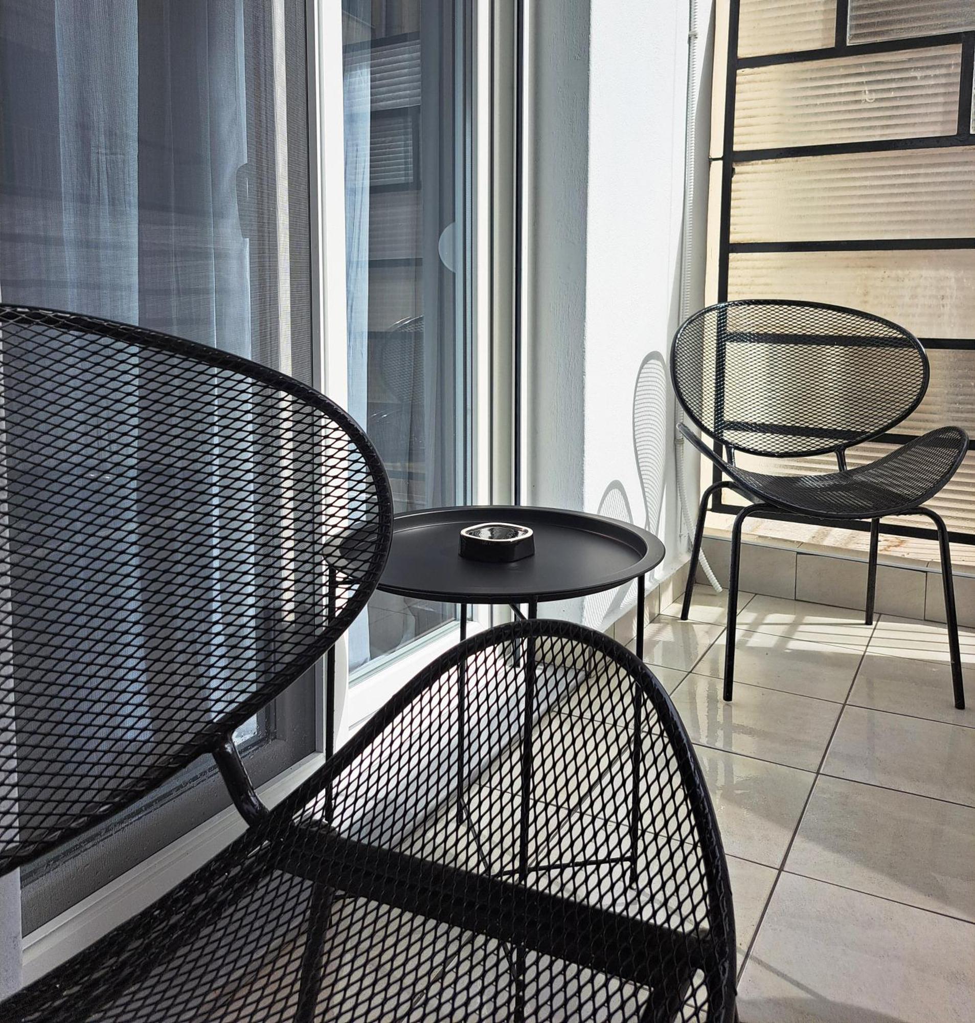 Stylish City Center Apartment Серес Екстериор снимка