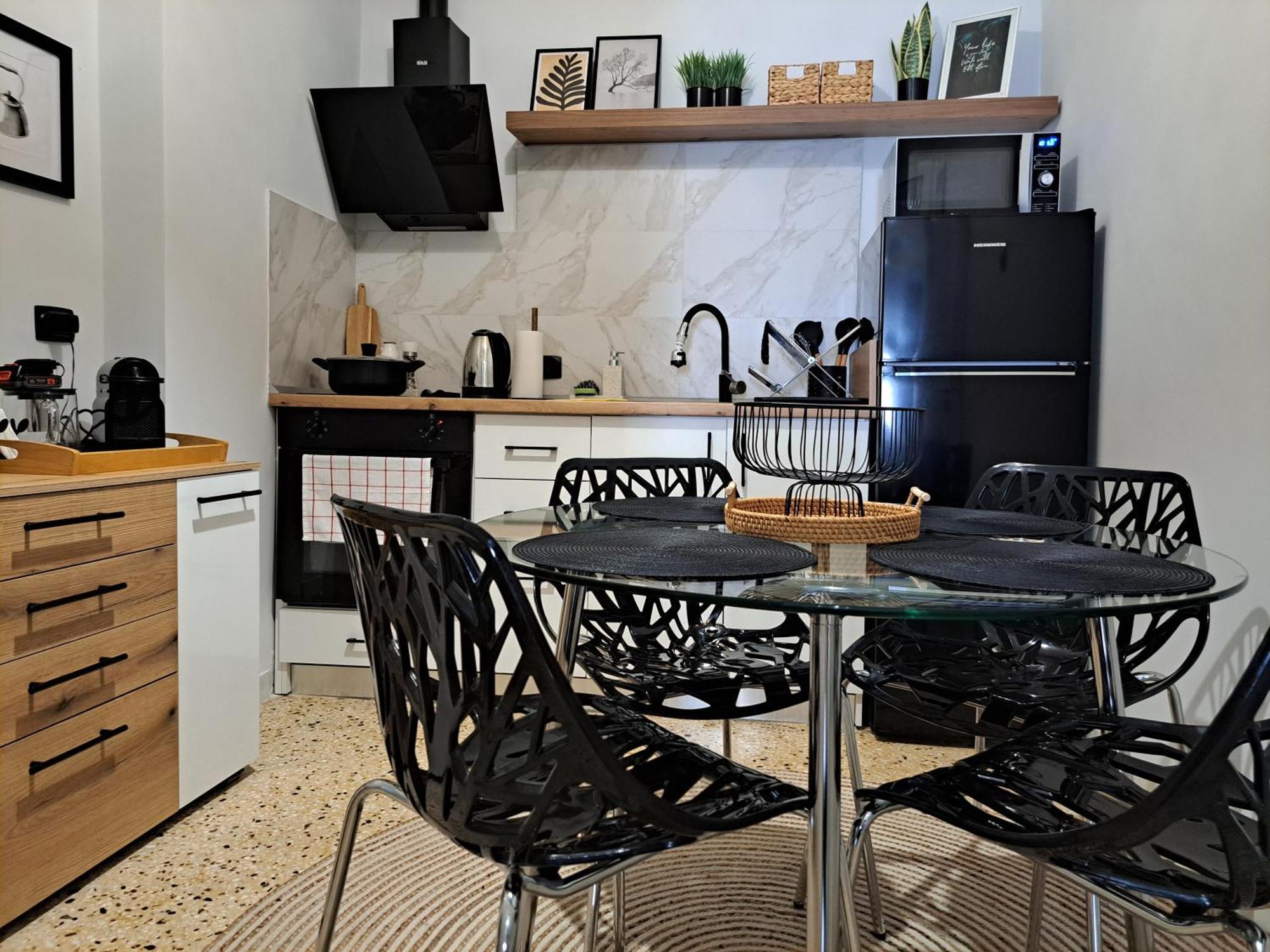 Stylish City Center Apartment Серес Екстериор снимка